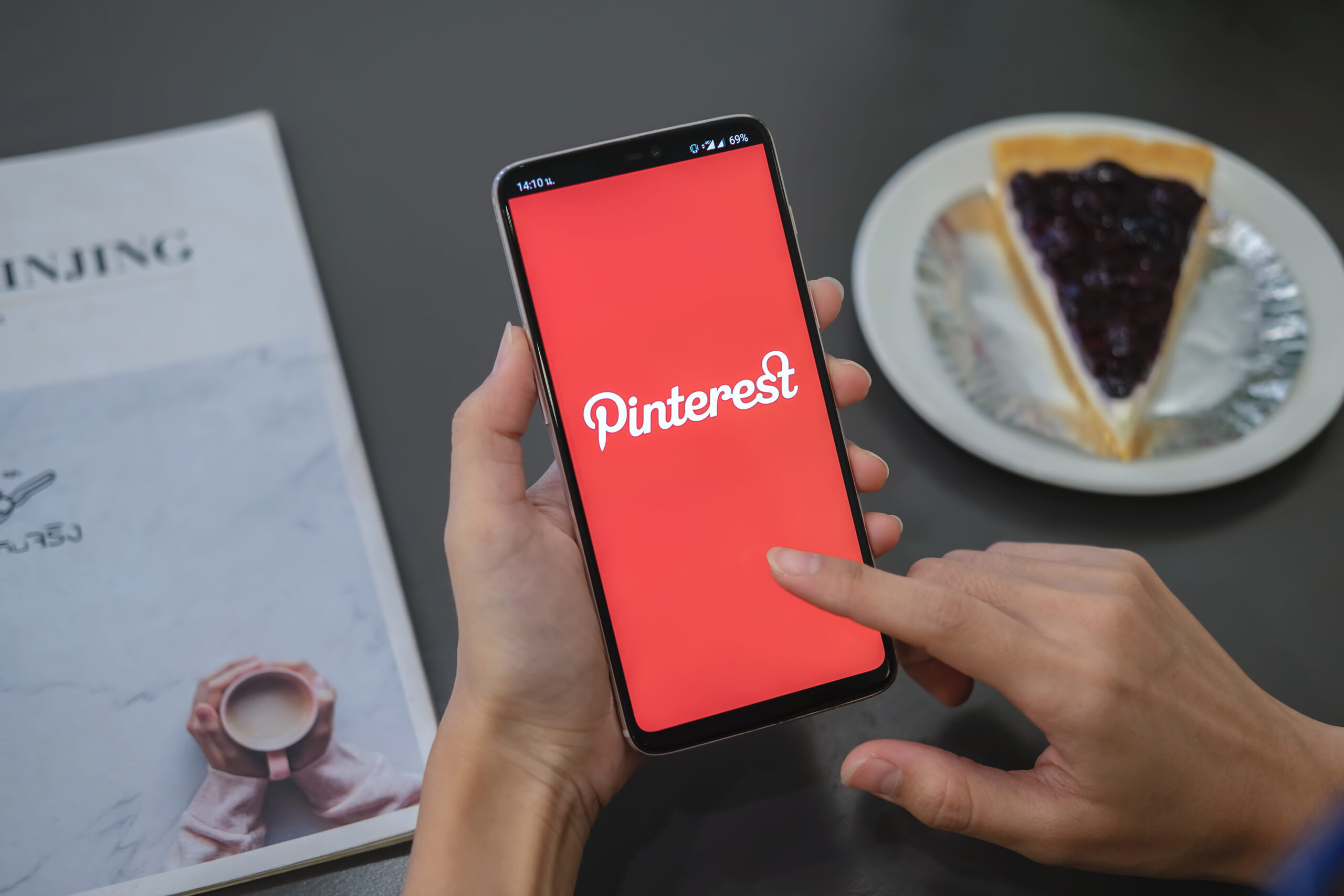 Person looking at Pinterest
